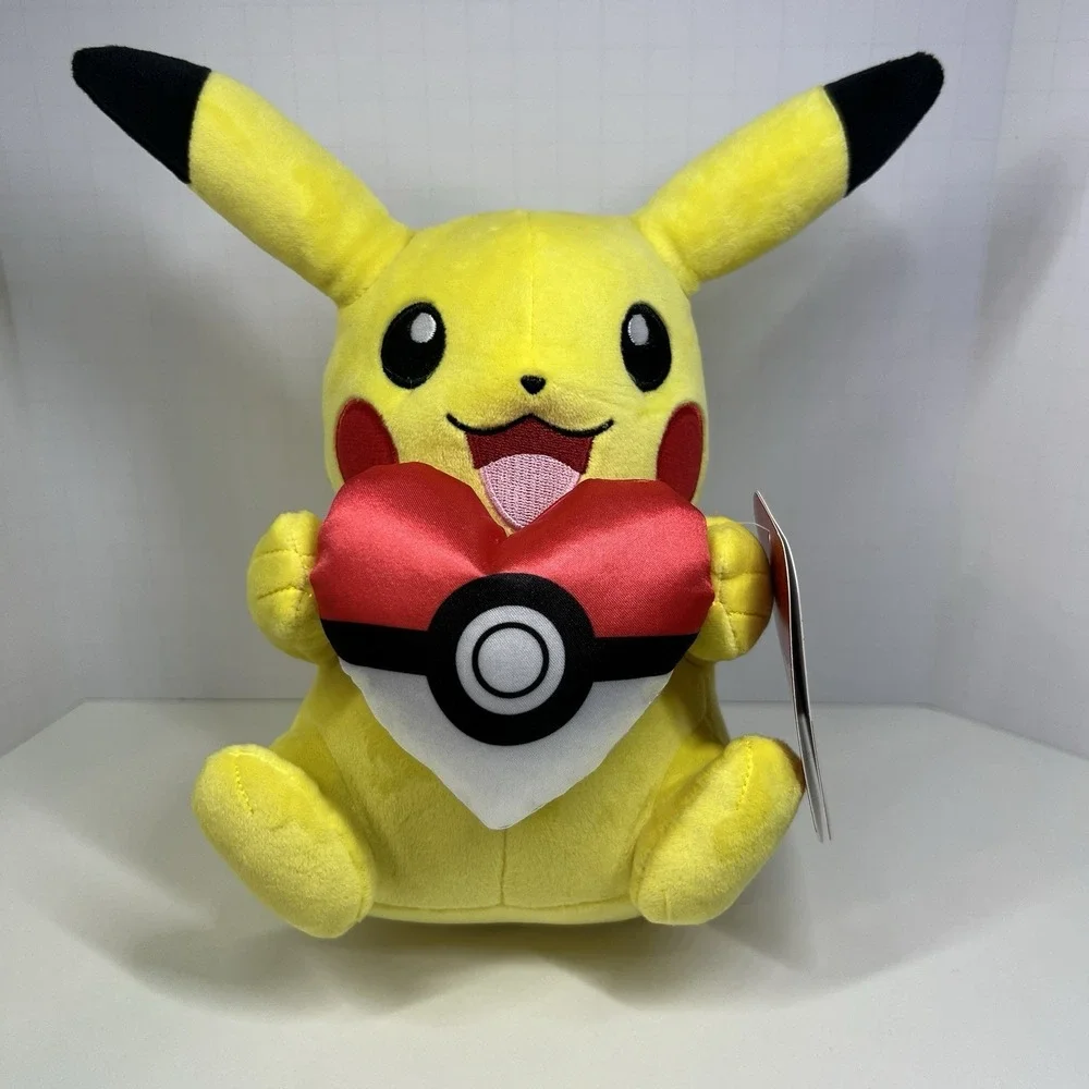 Pokemon Valentines Pikachu‎ Holding Heart Pokeball 8